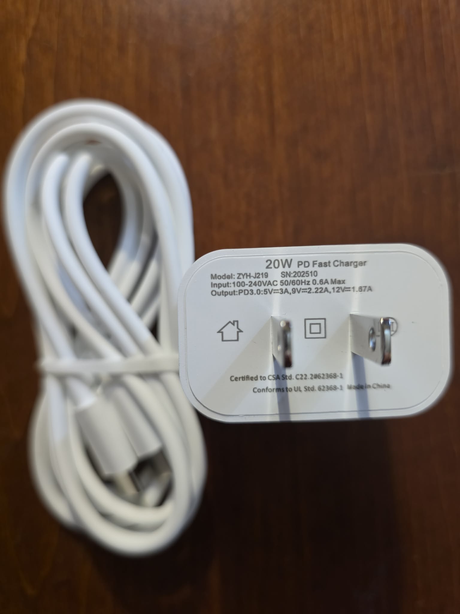 20W PD Fast Charger Kit with USB-C Cable - Compatible with iPhone 15, iPad, AirPods (White)
