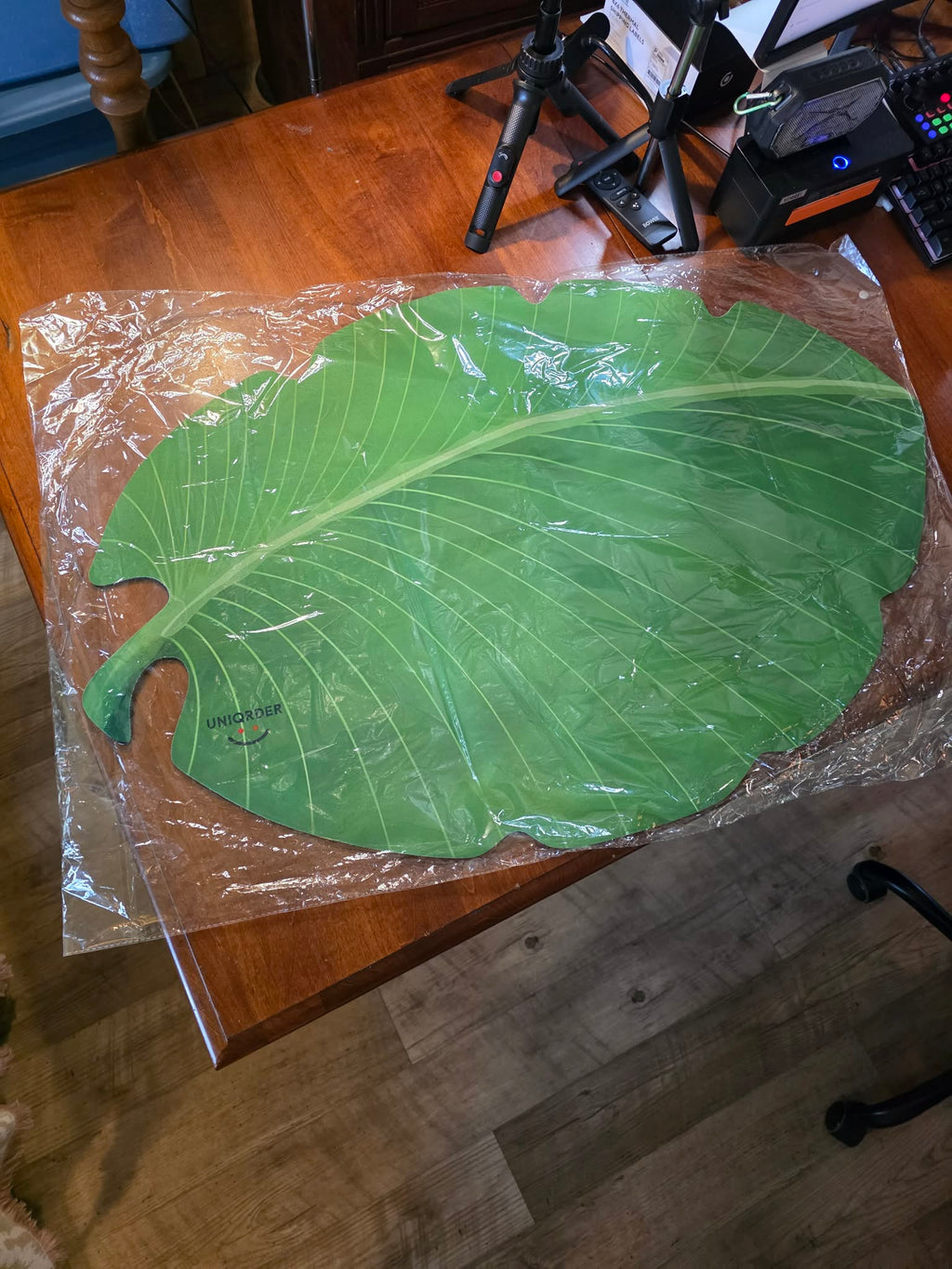 Jumbo Leaf Tropical Floor Mat