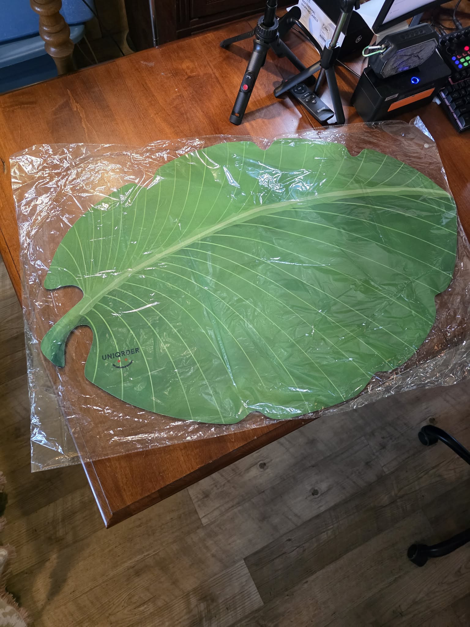 Jumbo Leaf Tropical Floor Mat