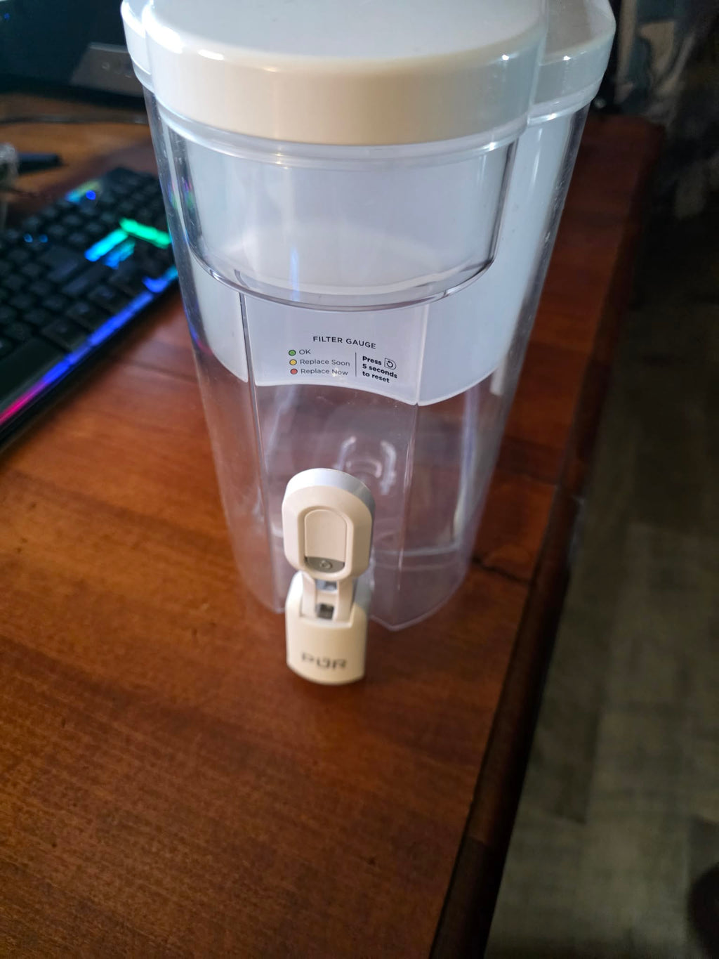 PUR Large Capacity Water Filter Dispenser with Easy-Pour Spigot & Filter Status Indicator