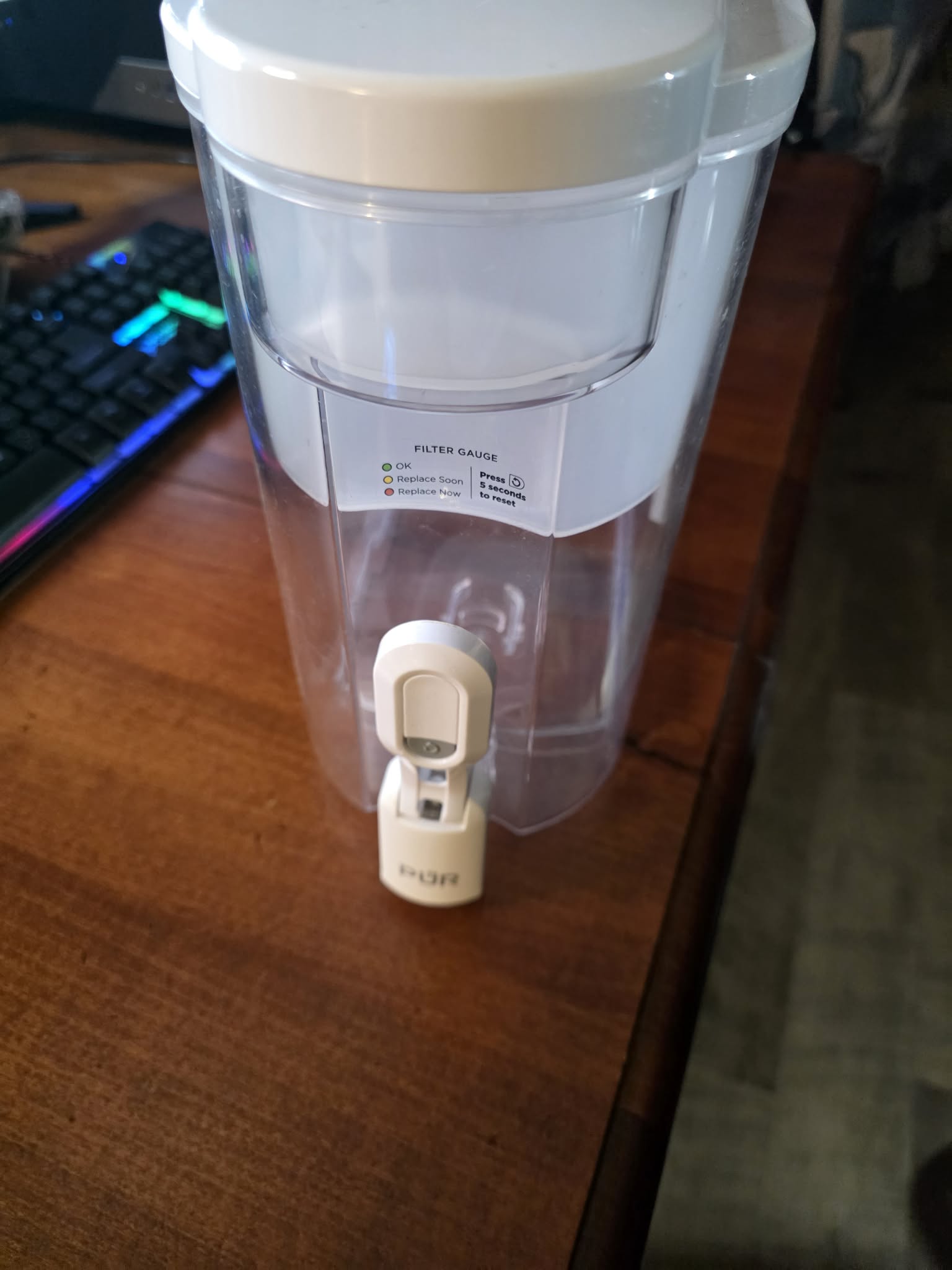 PUR Large Capacity Water Filter Dispenser with Easy-Pour Spigot & Filter Status Indicator