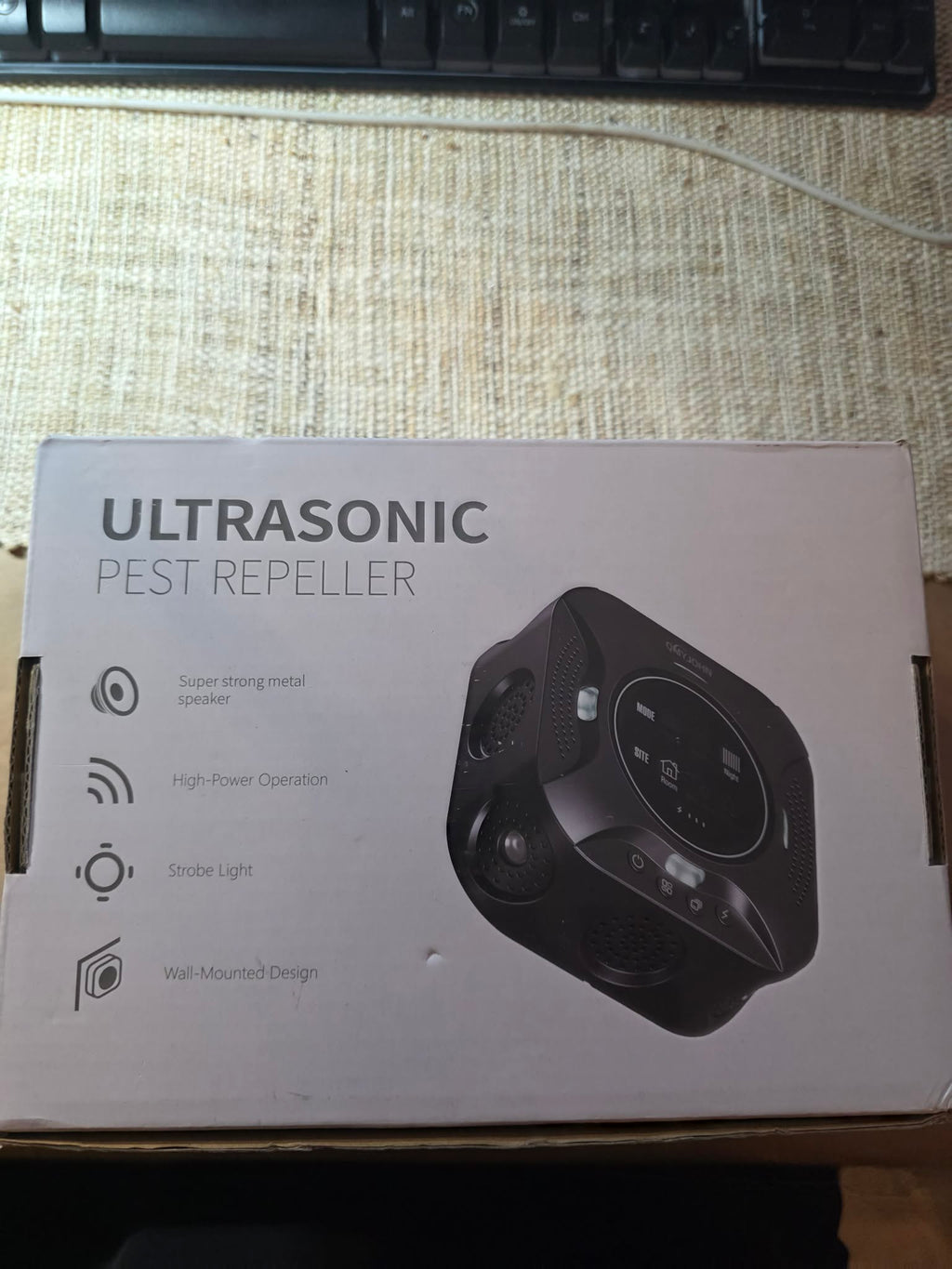 QMYJOHN High-Power Ultrasonic Pest Repeller (with Strobe Light & Metal Speakers)