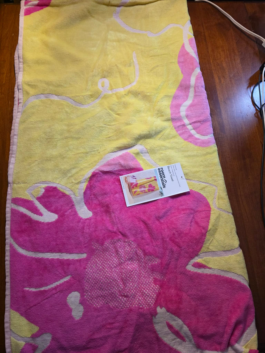 Room Essentials Extra-Long Beach Towel - Tropical Hibiscus Floral, Hot Pink & Yellow (38"x72", 100% Cotton)