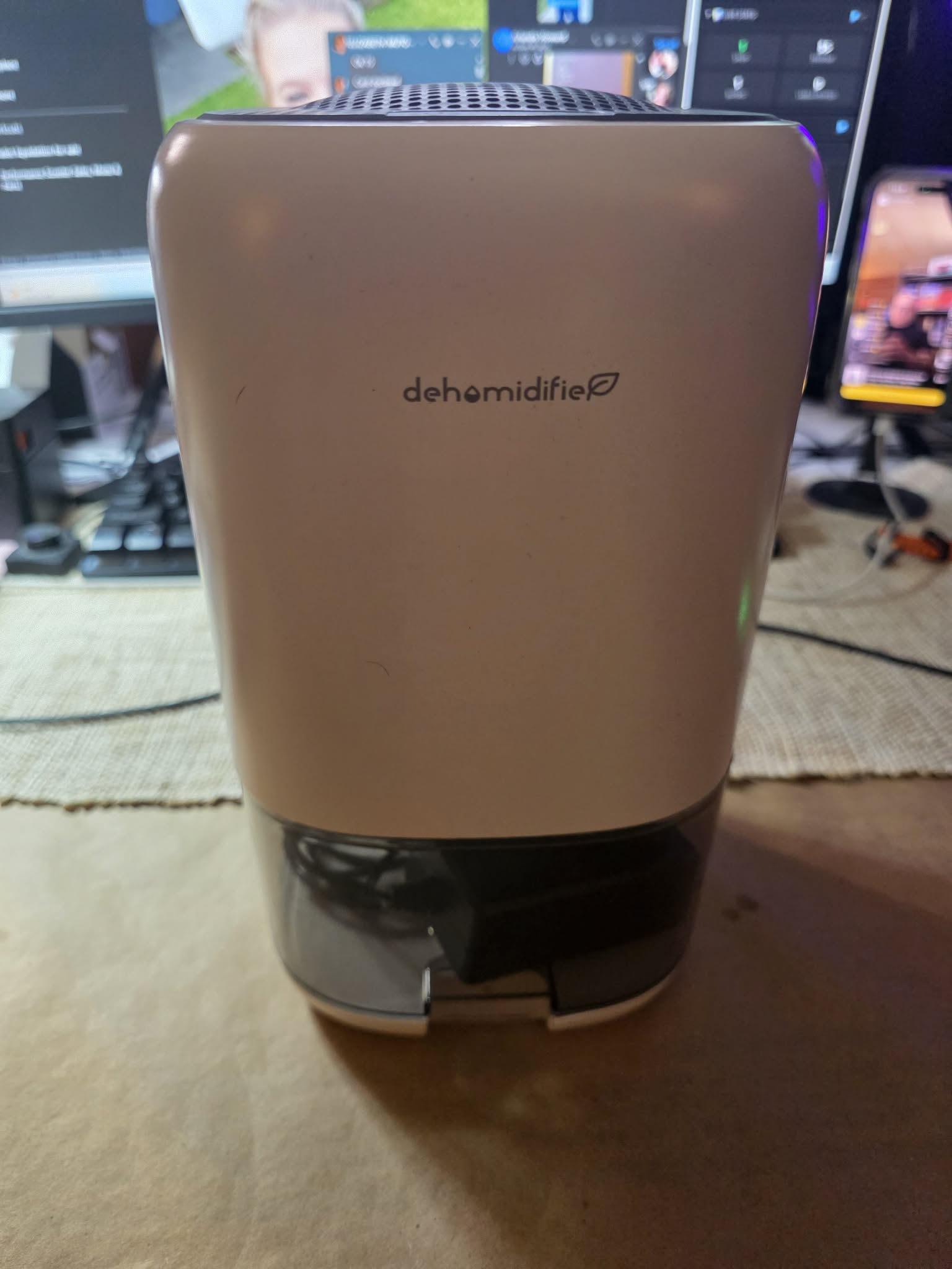 TABYIK Compact Dehumidifier by aeronova (Model: DH-CS01)