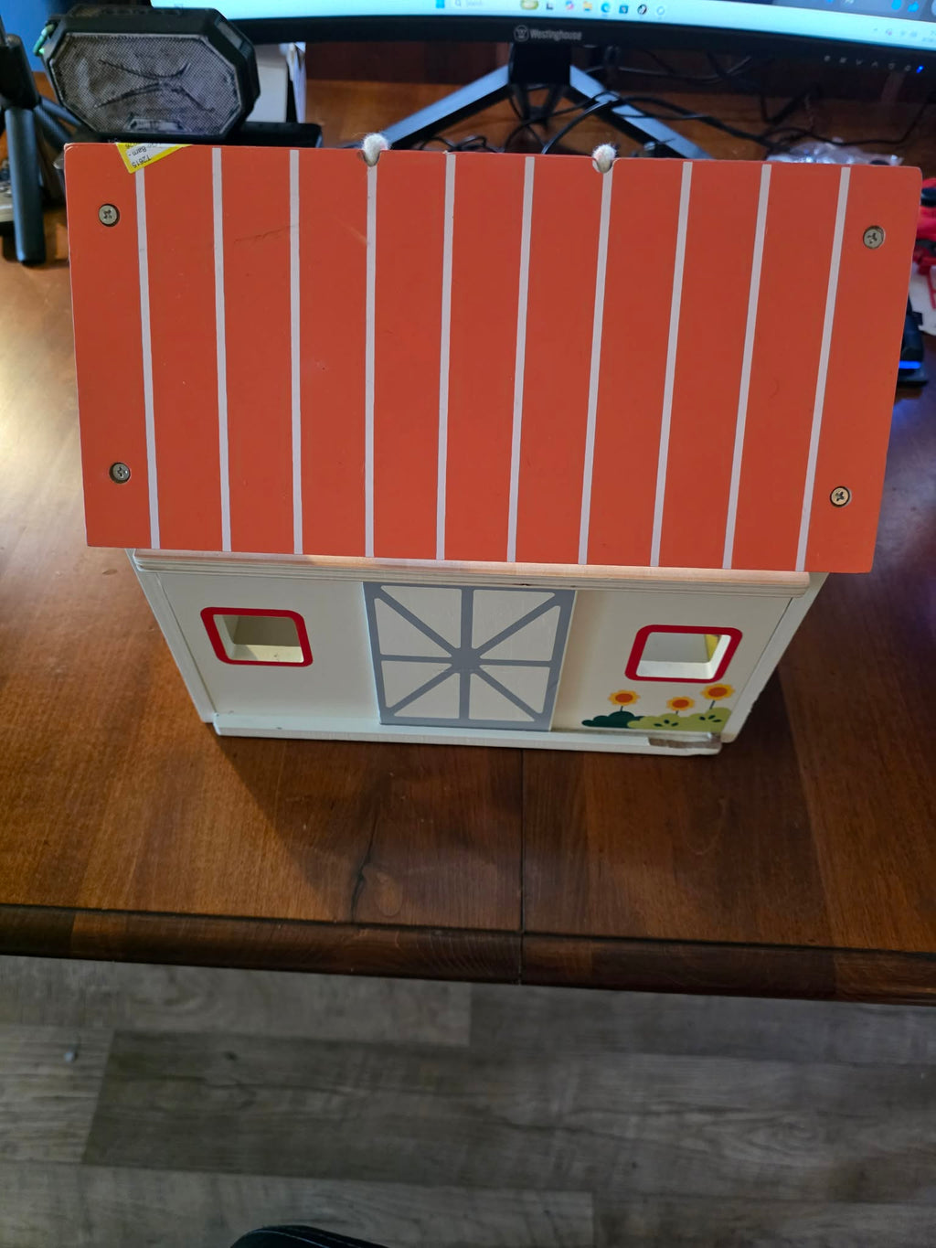 Wooden Pretend-Play Farmhouse Dollhouse