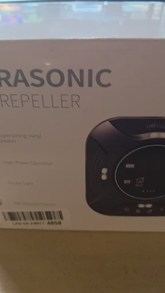 QMYJOHN High-Power Ultrasonic Pest Repeller (with Strobe Light & Metal Speakers)